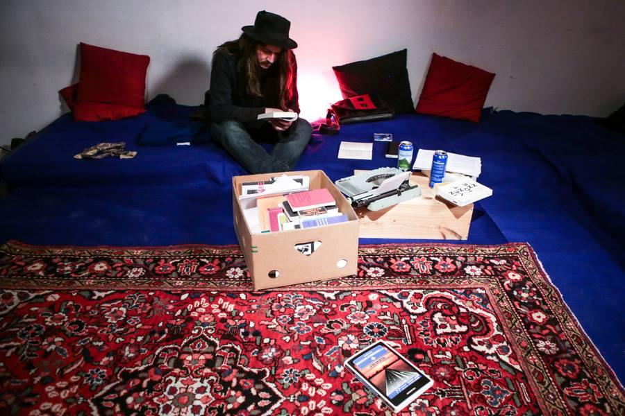 Image of carpet and books