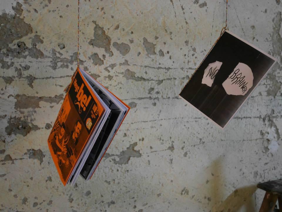 © ALF Two publications haning on strings at a wall