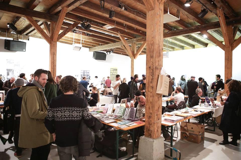 © Spyros Paloukis Big room full with book stands
