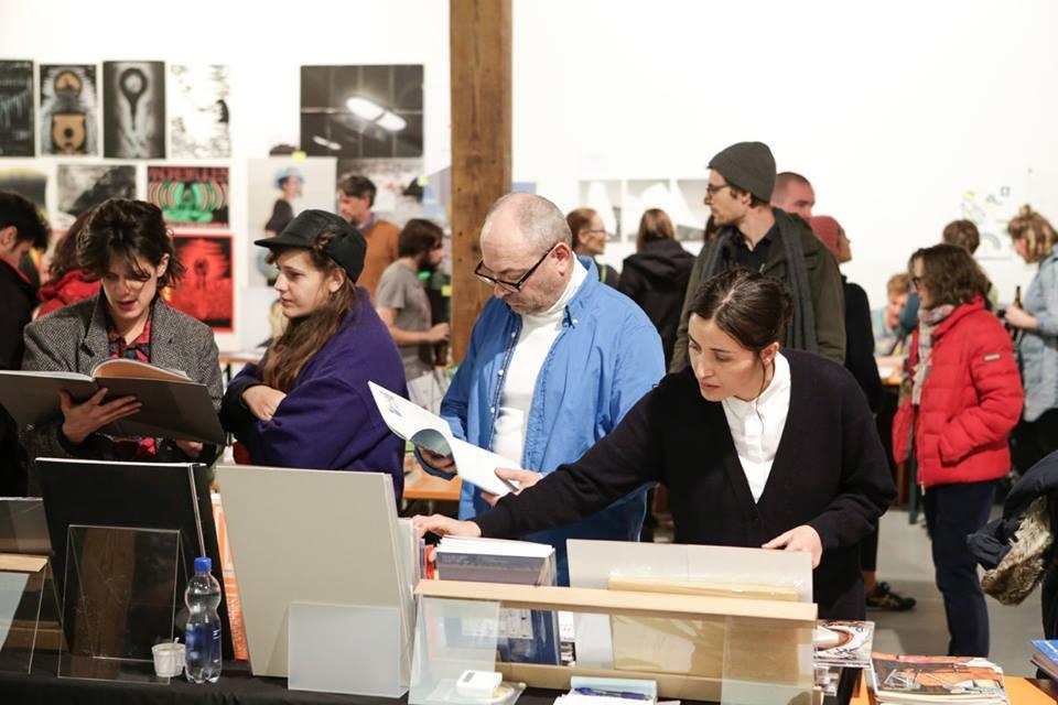 © Spyros Paloukis People looking at books at a book stand